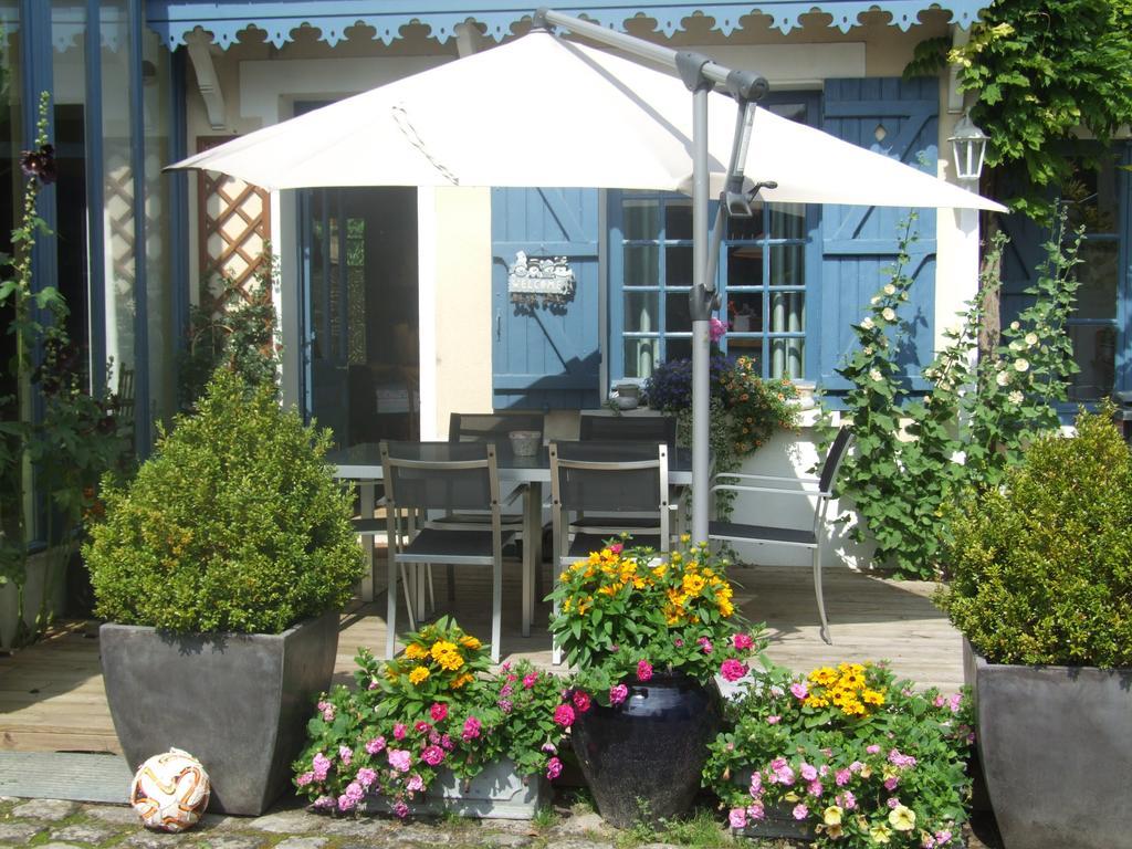 Ury Les Glycines B&B 외부 사진