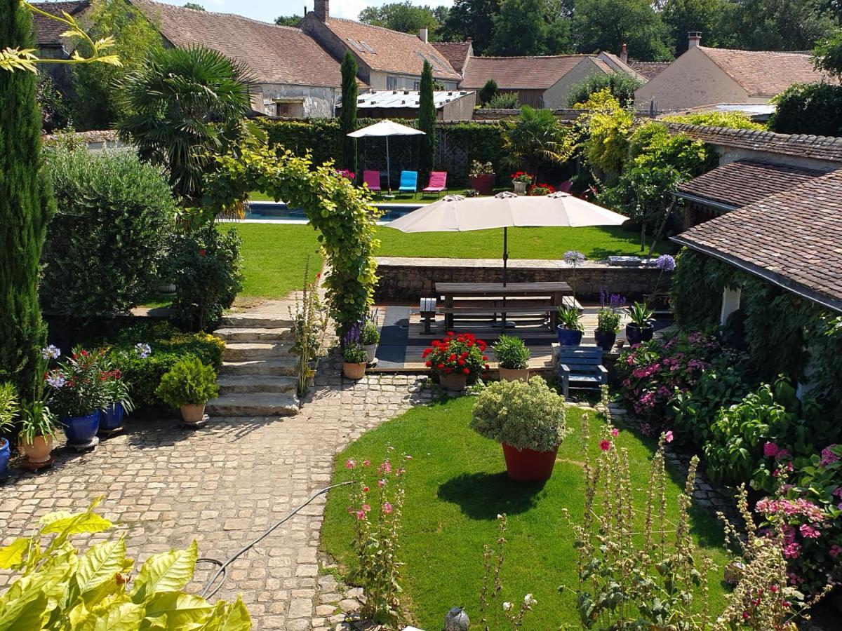 Ury Les Glycines B&B 외부 사진