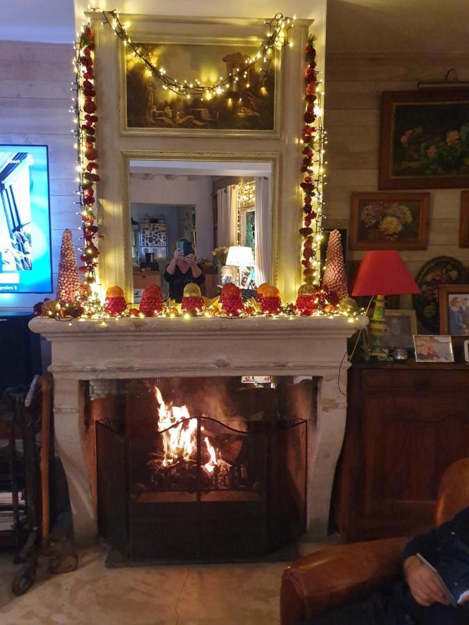 Ury Les Glycines B&B 외부 사진