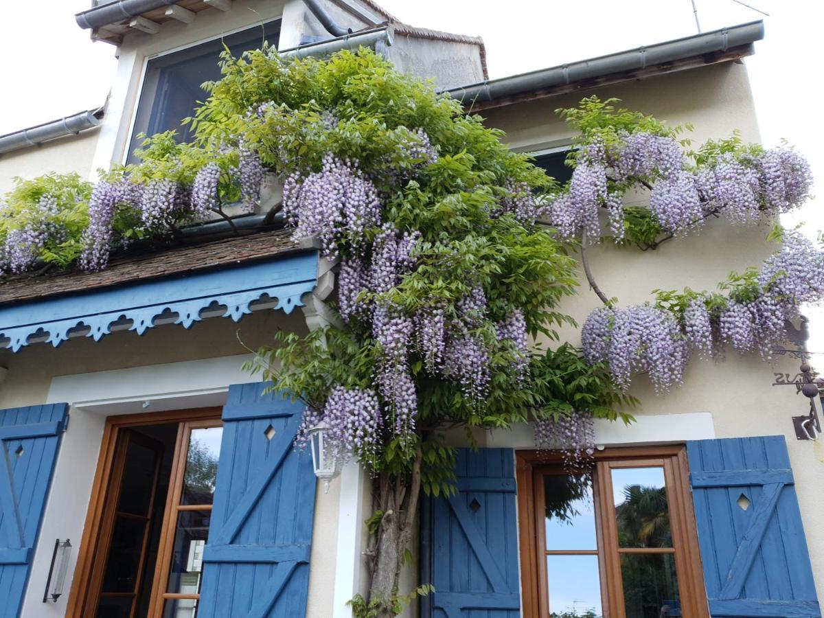 Ury Les Glycines B&B 외부 사진