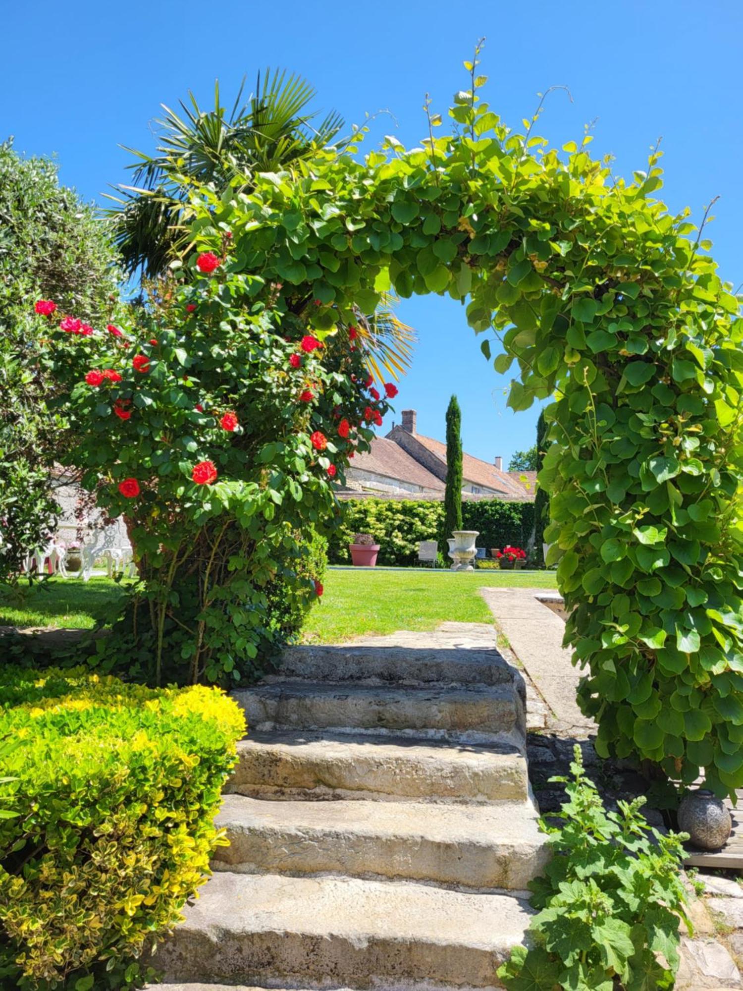 Ury Les Glycines B&B 외부 사진