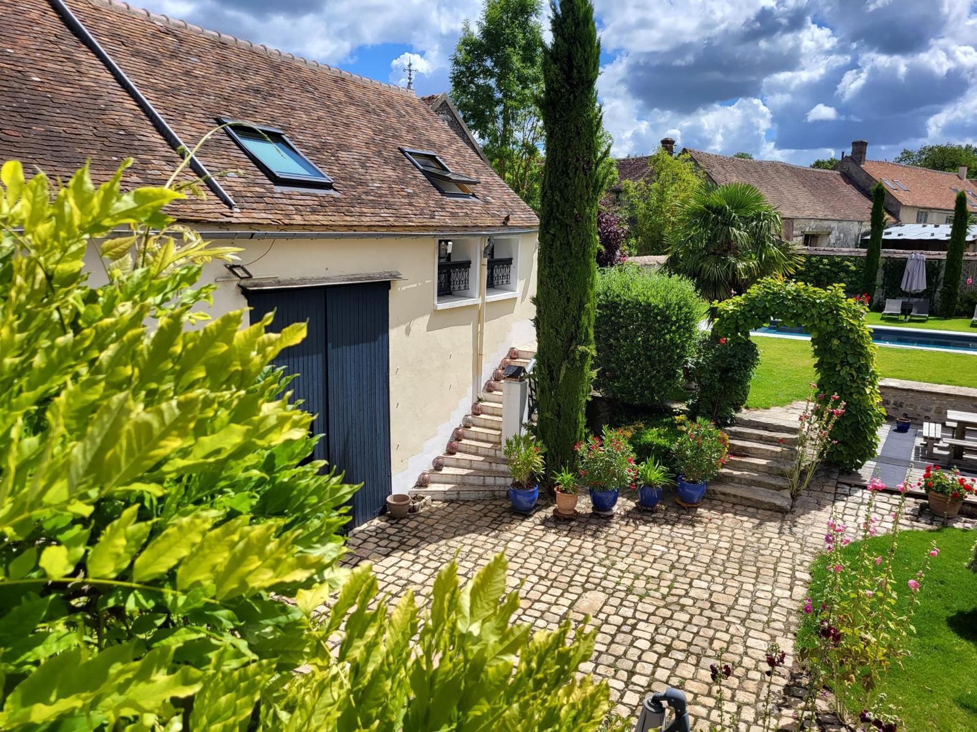 Ury Les Glycines B&B 외부 사진
