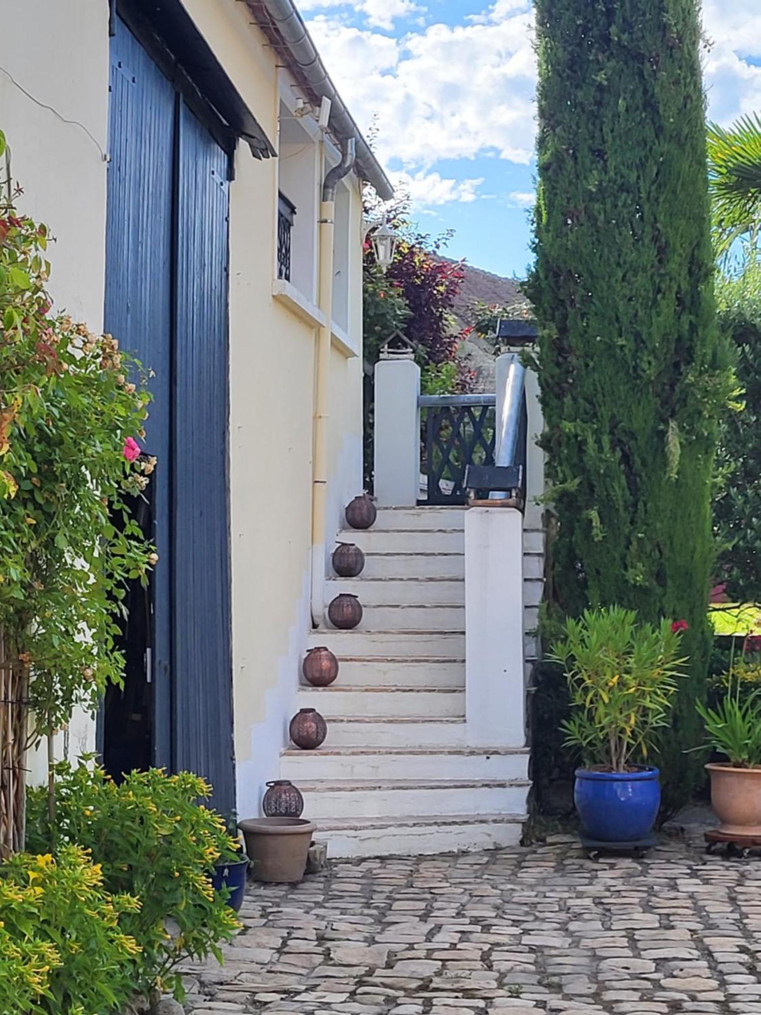 Ury Les Glycines B&B 외부 사진
